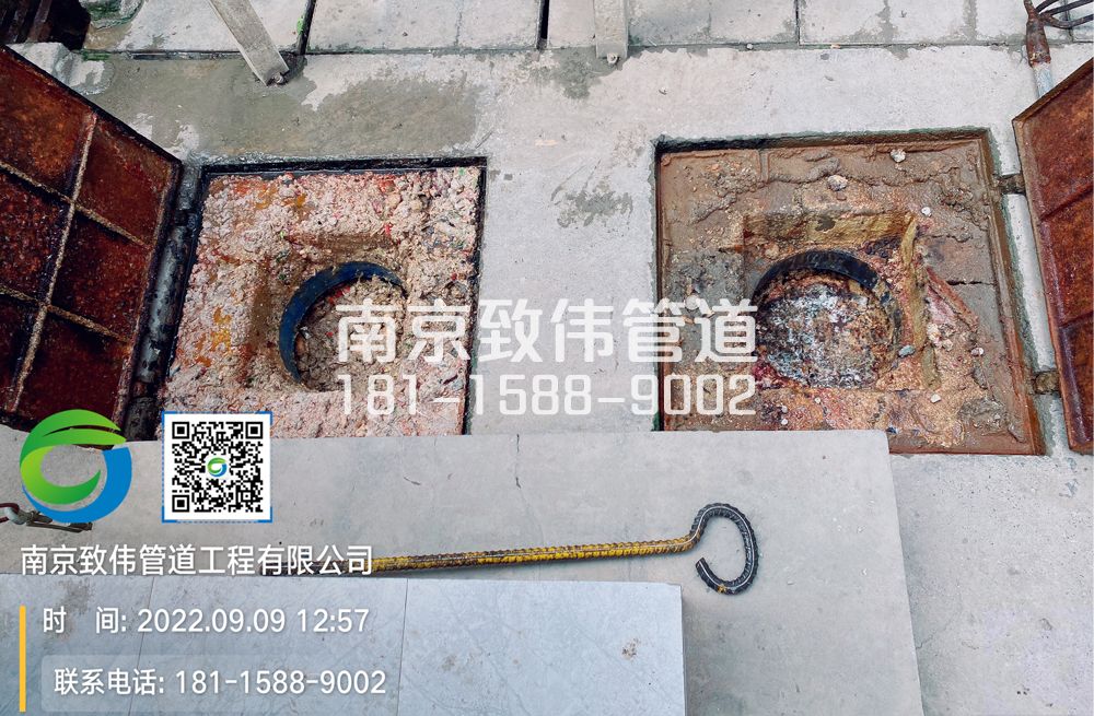 郭庄工地食堂隔油池油污清理施工现场